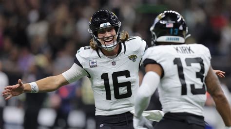 Trevor Lawrence comes through late and the Jaguars hold off the Saints, 31-24